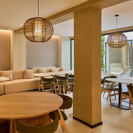 Hotel Omid Saldanha
