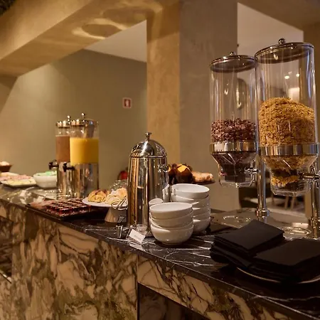 Omid Saldanha Hotel Lisbon