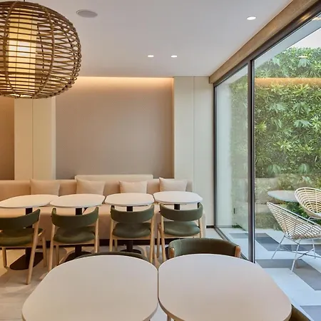 Hotel Omid Saldanha