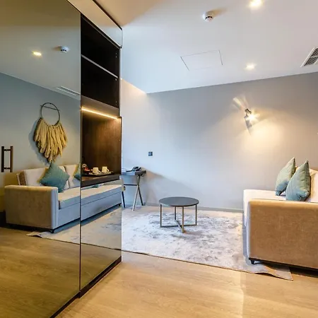 Готель Omid Saldanha