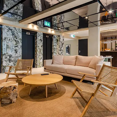 Omid Saldanha Готель Лісабон