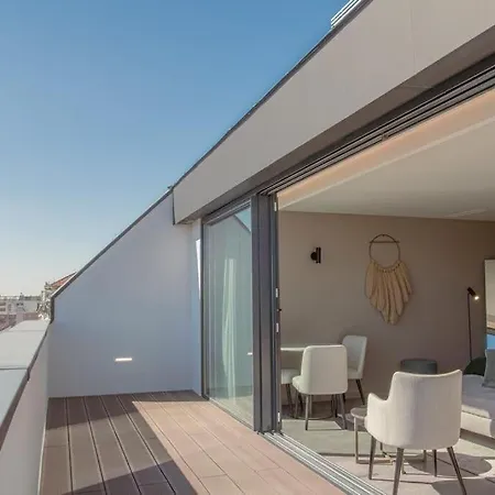 Omid Saldanha Hotell