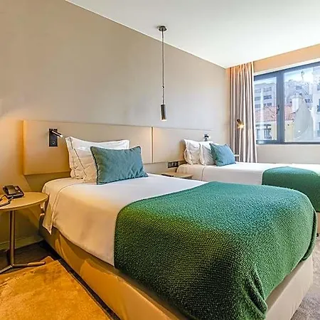 Omid Saldanha Hotel