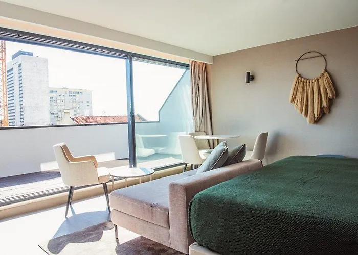 Ξενοδοχείο Omid Saldanha