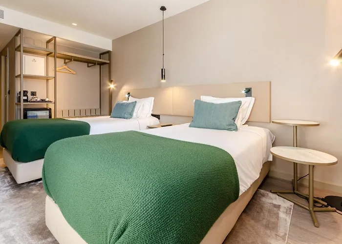 Ξενοδοχείο Omid Saldanha 4*