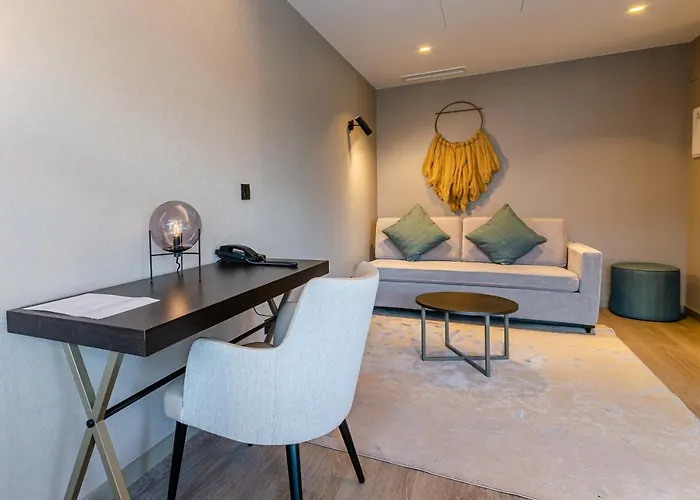 Ξενοδοχείο Omid Saldanha