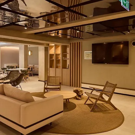 Omid Saldanha Hotel
